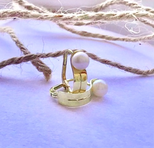 Zlaté náušnice s perlou.Autorský šperk