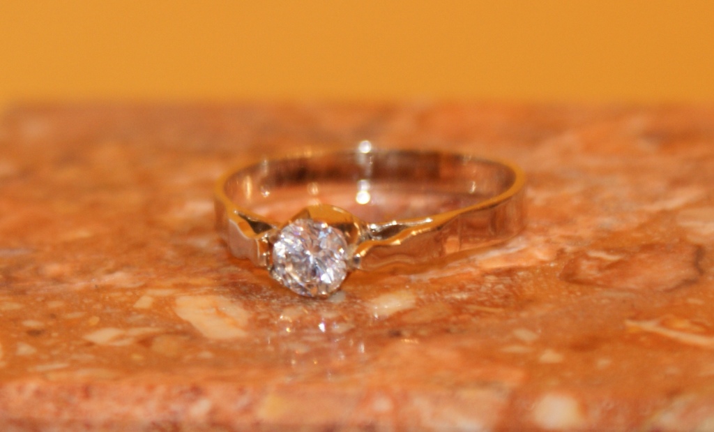 Diamantový prsteň,na mieru. Zlato 14 k